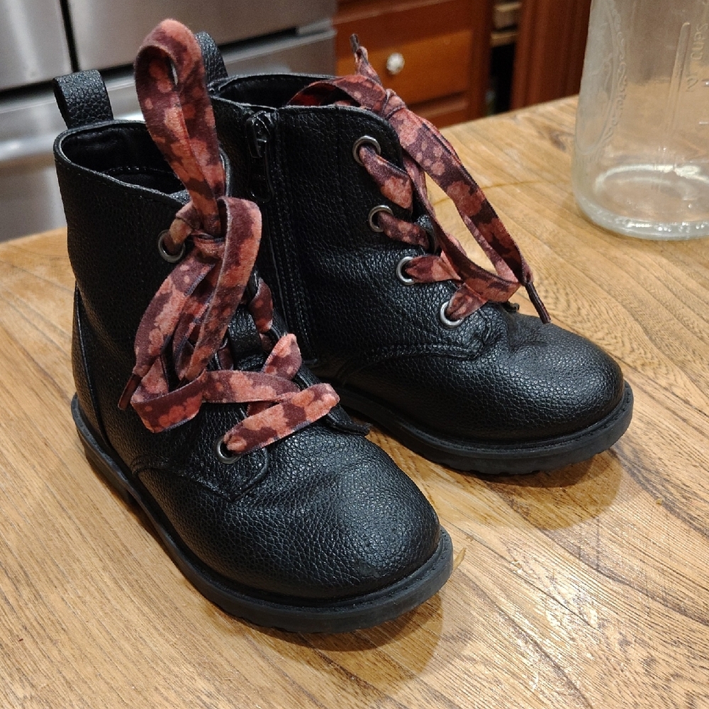 Cat & Jack Black Kids Boots with Patterned Pink Laces